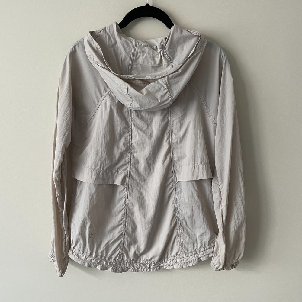Lululemon Hood Lite Jacket Full Zip Wind Water Proof Chrome Gray 6 - Picture 3 of 6